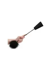 ESPANADOR DE PLUMAS COM CHIBATA PRETO OUCH!