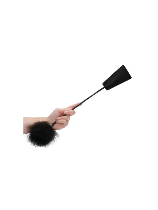ESPANADOR DE PLUMAS COM CHIBATA PRETO OUCH!